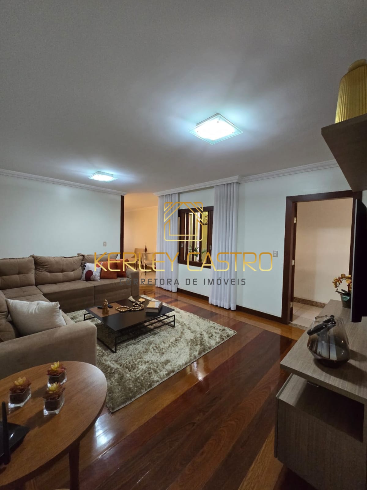 VENDO CASA-SANTA HELENA-Sete Lagoas, MG